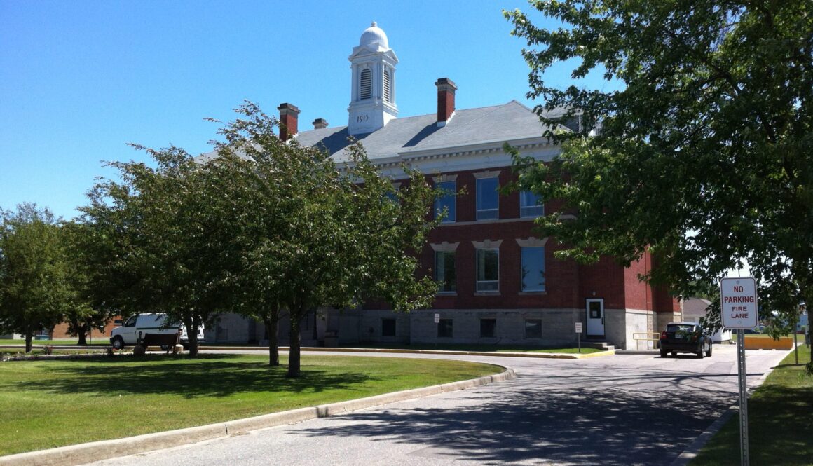 Fort Frances Court House(1)
